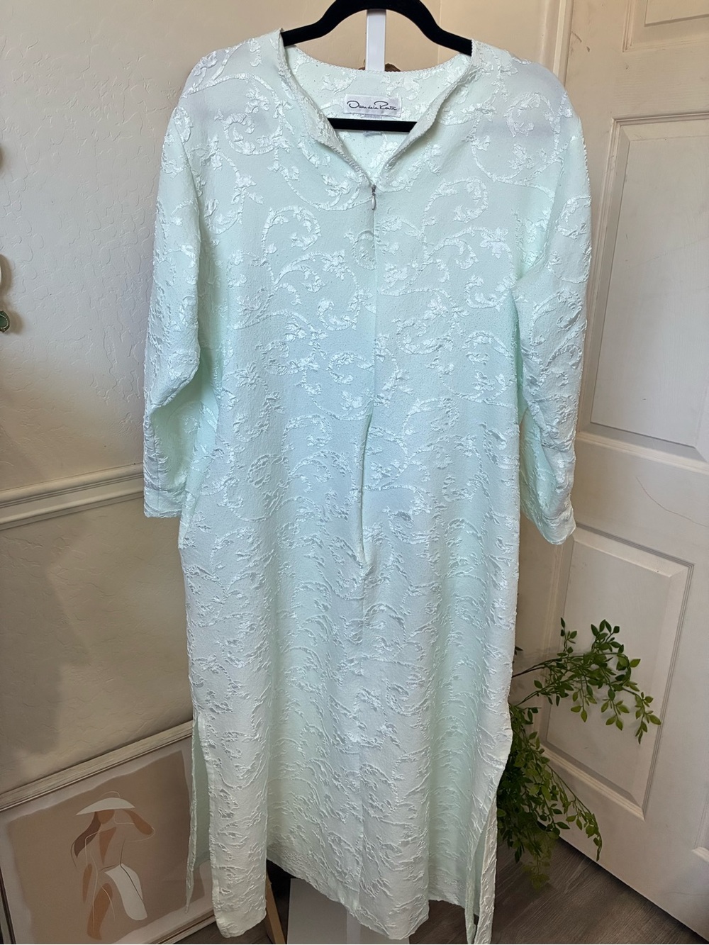 Oscar de la Renta 1960s Mint Green quilted textured Vintage Designer robe